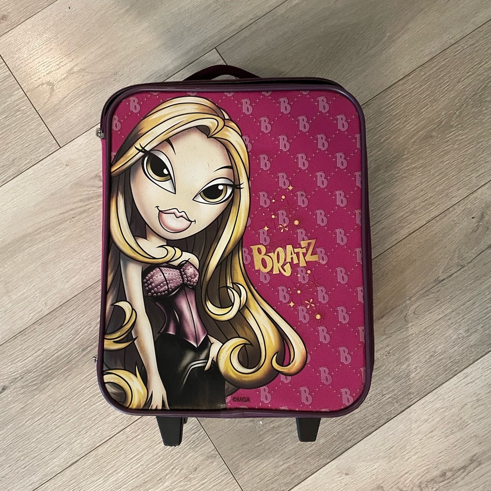 Rare vintage y2k Bratz luggage bag
